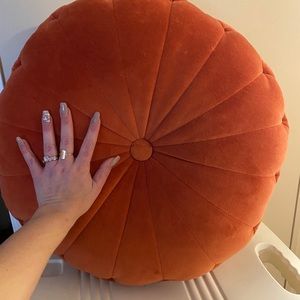 Round Tuffed Floor Pillow